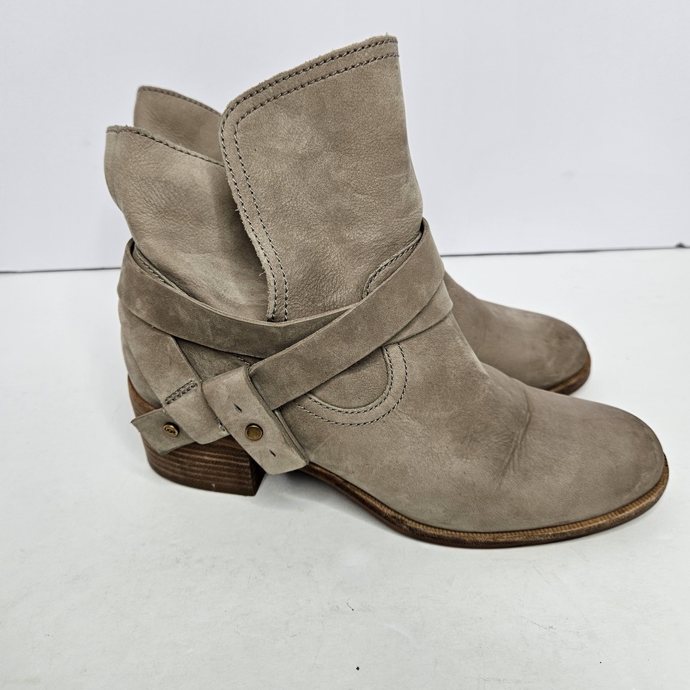 UGG Ankle Boots Leather Size 9 Beige